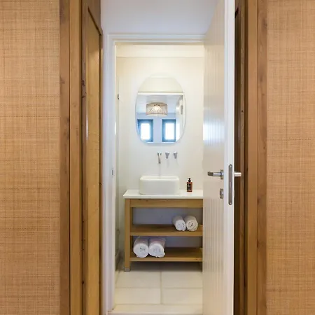 Ammilia Naxos Willa *